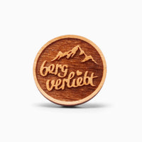 Holz-Ansteck-Pin "bergverliebt"